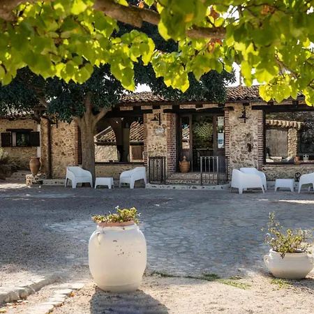 Roba Degli Ulivi Bed and Breakfast 4*