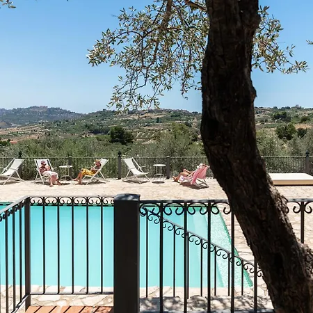 Roba Degli Ulivi Bed & Breakfast